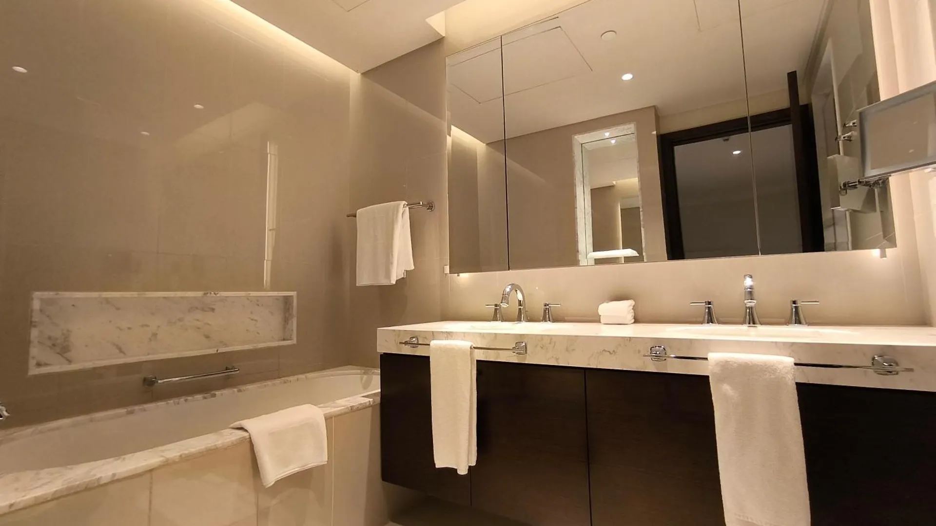 Apartment Luxurious 2-Bedroom Address Fountain Views Tower 2 Burj Khalifa View Dubai